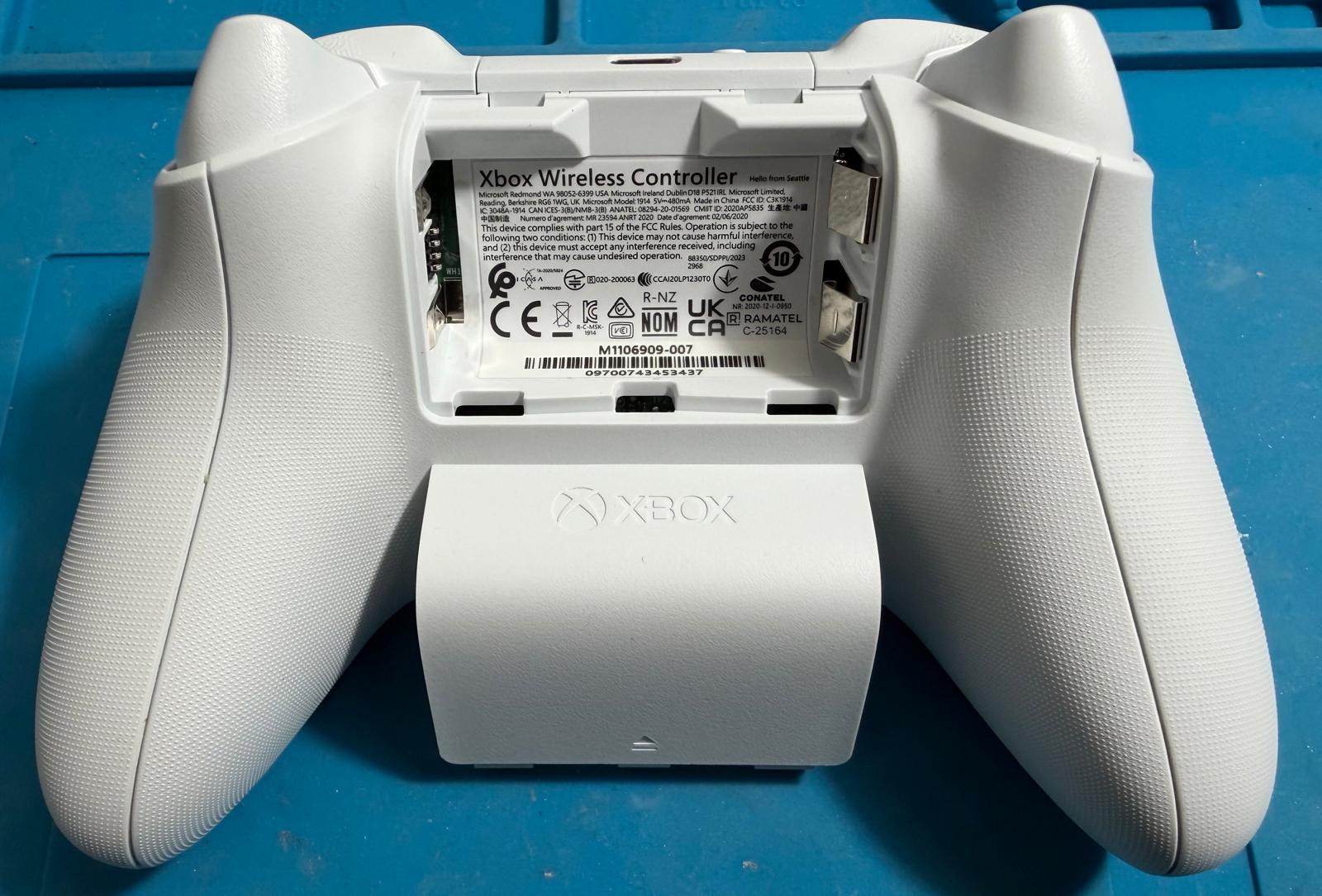 Xbox controller rear before repair